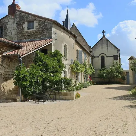 Grand De L'ancien Presbytere Saint-Martin-de-Sanzay